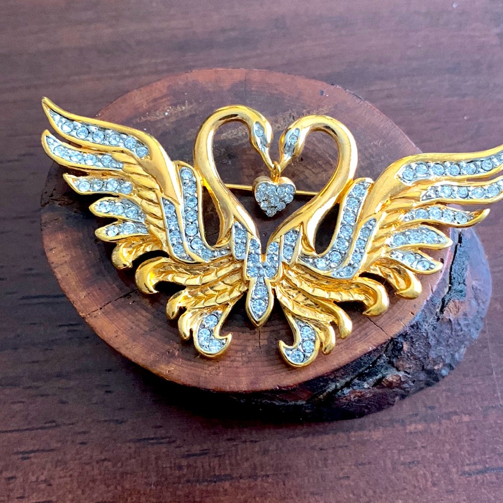 Vintage Nolan, Miller, kissing, swans, heart, gold tone, Brooch rhinestones
